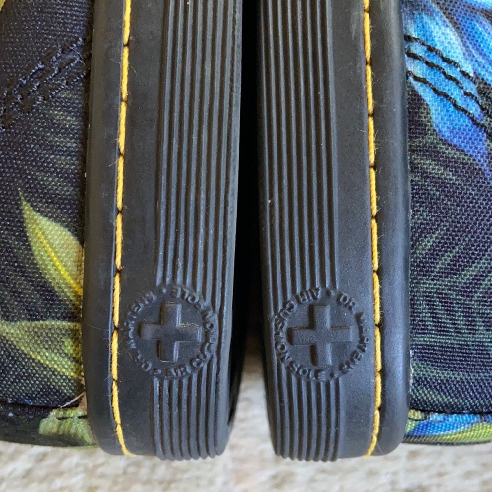 Dr. Martens Hawaiian Hackney - Picture 12 of 16